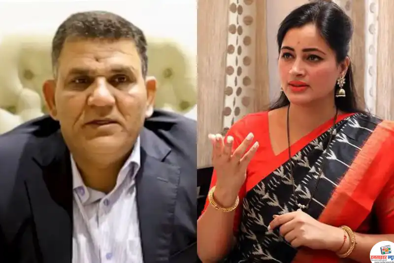 नवनीत राणा देश को बर्बाद करना चाहती हैं ! नवनीत राणा देश को बर्बाद करना चाहती हैं !