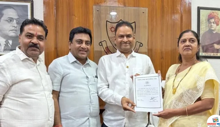 मनपाच्या नाम निर्देशित नगरसेवकांना प्रमाणपत्र वितरित