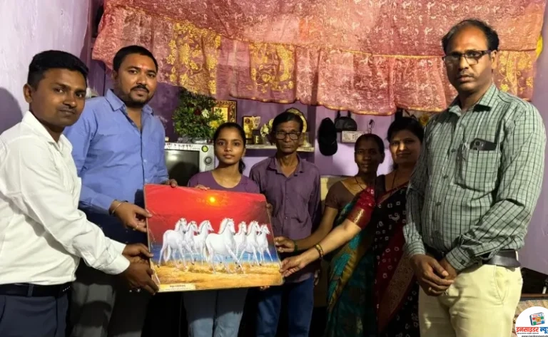 बारावी बोर्डाच्या परिक्षेत खापा शहरातुन अव्वल विद्यार्थिनीचा सत्कार