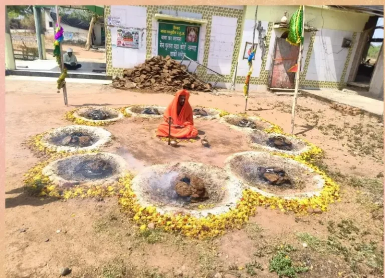 नवतपाच्या तापत्या उन्हात, धक धकत्या अग्नीकुंडाच्या मधात अग्नितपस्या, दर्शणार्थ्यांची मंदीयाळी