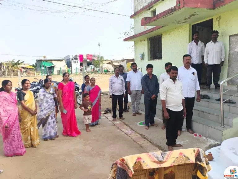 धानोली येथे महाराष्ट्र दिन साजरा