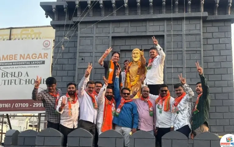 बँडबाजाच्या तालावर कामठीत भाजप कार्यकर्त्यांचा जल्लोष