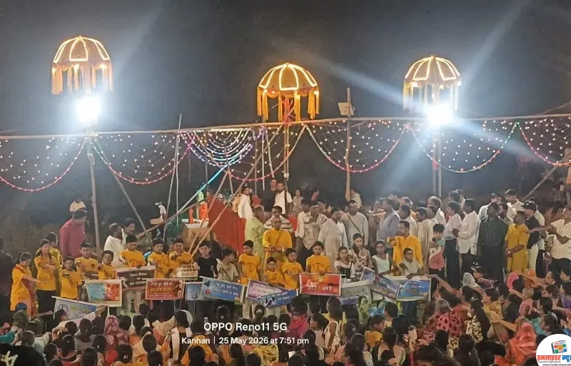 कर्णिका नदीच्या काठावर गंगा महाआरती’चा भव्य सोहळा कर्णिका नदीच्या काठावर गंगा महाआरती’चा भव्य सोहळा