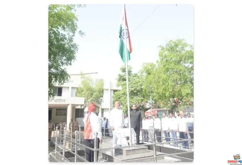 कळमेश्वर तहसील कार्यालयात महाराष्ट्र दिन उत्साहात साजरा कळमेश्वर तहसील कार्यालयात महाराष्ट्र दिन उत्साहात साजरा