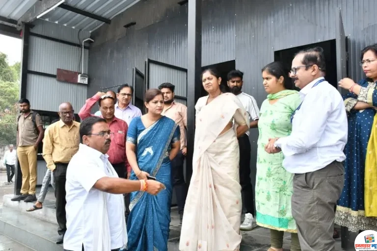 महापौर, स्थायी समिती व परिवहन समिती सभापतींनी केली मोरभवन बस स्थानकाची पाहणी