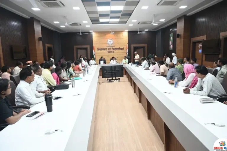 खरीप हंगामात शेतकऱ्यांना खत, बी-बियाणे पुरवठ्याचे सूक्ष्म नियोजन करा ! – पालकमंत्री ना. संजय राठोड यांचे निर्देश