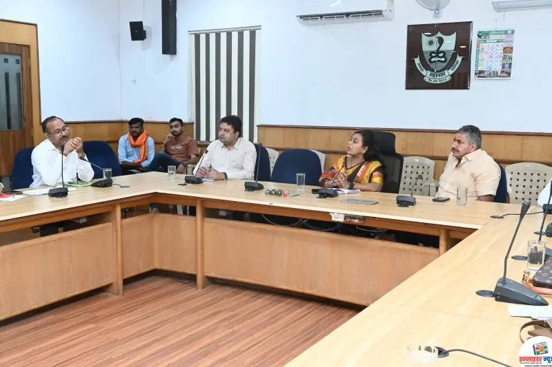 पावसाळापूर्व नालेसफाईचे कामे त्वरित पूर्ण करा पावसाळापूर्व नालेसफाईचे कामे त्वरित पूर्ण करा