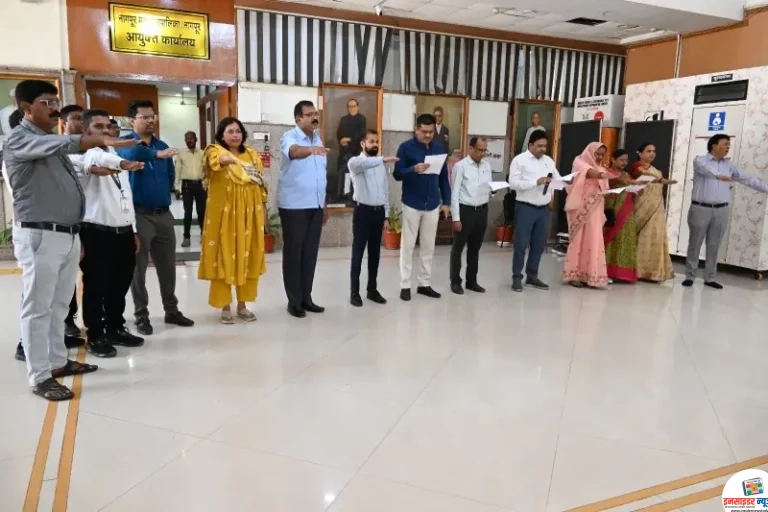 मनपा कर्मचाऱ्यांनी घेतली दहशतवाद विरोधी शपथ