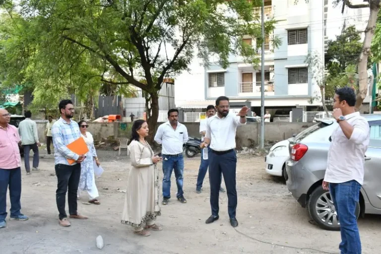 जिजाऊ शोध संस्थानचे काम त्वरित पूर्ण करा