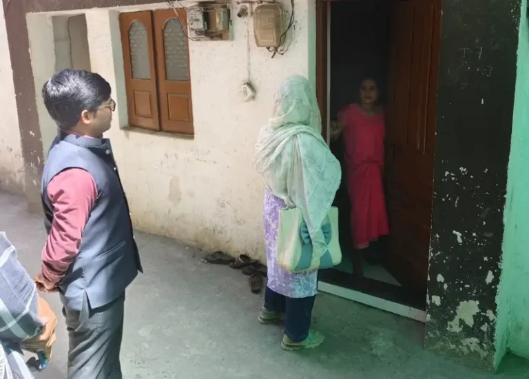 जनगणना मोहिमेची गती वाढवण्यासाठी मनपा आयुक्तांची प्रत्यक्ष प्रभागात जाऊन पाहणी