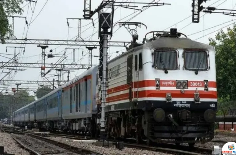 ‘रेलगाड़ियों में अपराध’ यात्रियों की सुरक्षा सुनिश्चित की जाए!