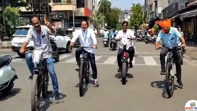 प्रधानमंत्री की “ईंधन बचाओ” अपील का मनपा सभा में दिखा असर प्रधानमंत्री की “ईंधन बचाओ” अपील का मनपा सभा में दिखा असर