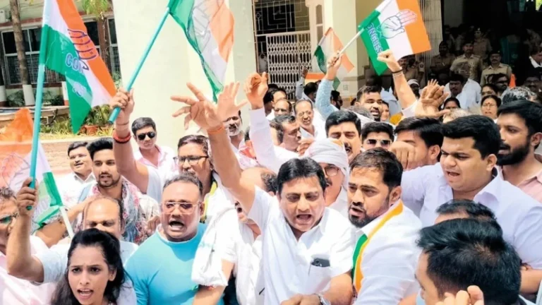भाजपा सरकार होश में आओ’ और ‘ओसीडब्लू मुर्दाबाद’ के लगाए नारे