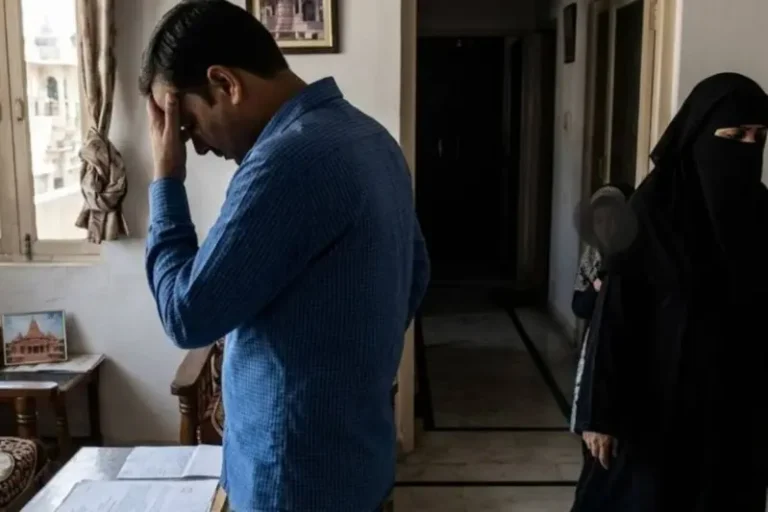 ‘माझी बायको बुरखा घालते, मुलांचा धर्म बदलायला सांगतेय’ मुंबईतल्या एका लोकप्रिय बँकेत धर्मांतराचा प्रकार?