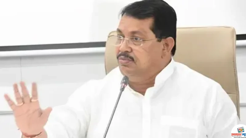 कार्यकर्ताओं में रोष, कांग्रेस नेता विजय वडेट्टीवार का आरोप कार्यकर्ताओं में रोष, कांग्रेस नेता विजय वडेट्टीवार का आरोप