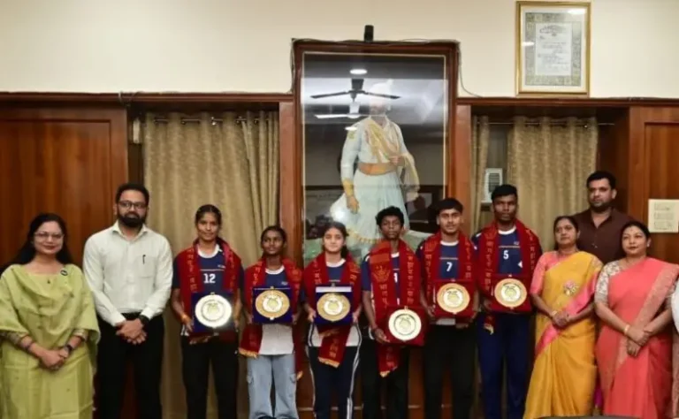 महापौर यांच्या उपस्थितीत मनपा क्रीडा विभाग आणि एचसीएल फाउंडेशन यांच्यात सामंजस्य करार
