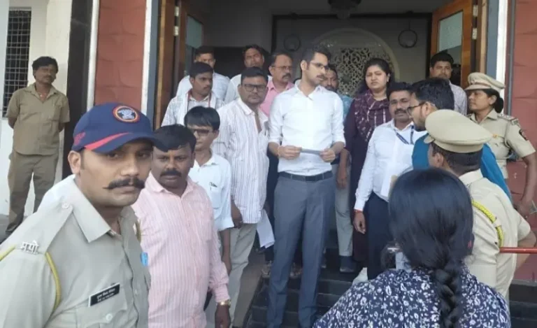 सार्वजनिक व रिकाम्या जागेचे भूसंपादन करून कन्हान च्या मूख्य समस्या त्वरित सोडवाव्या 