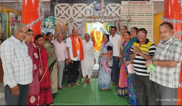 टेकाडी (को.ख.) नवनियुक्त उपसरपंच त्रिभुवन सिंह चा सत्कार