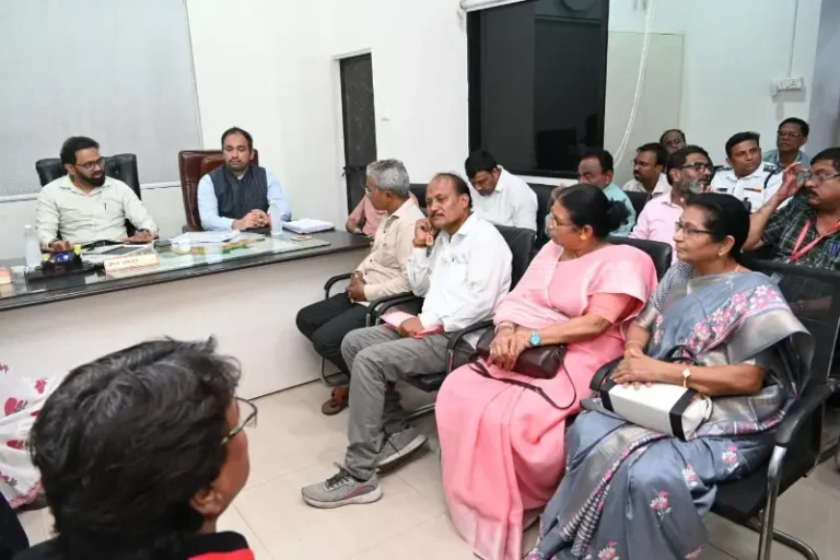 पदाधिकारी, नगरसेवकांनी मांडले नियमित स्वच्छता, फॉगिंगचे विषय