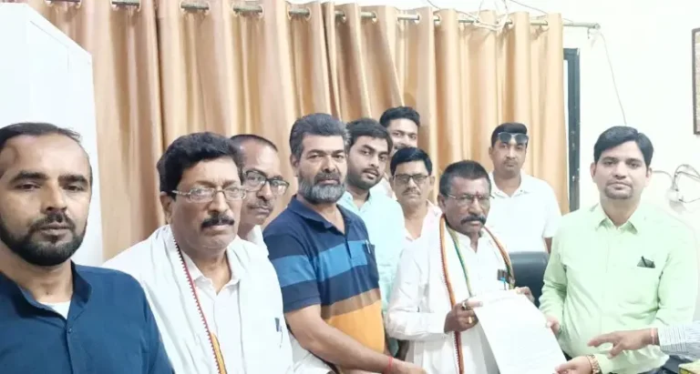 पावसाळ्यापूर्वी शहरातील समस्या सोडवा; काँग्रेस आक्रमक, नगर परिषद प्रशासनाला दिले निवेदन