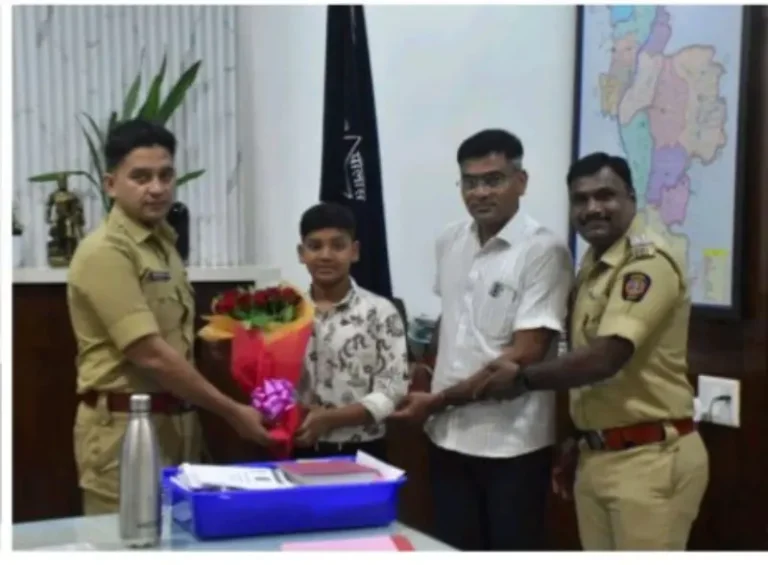 डोळ्यांवर पट्टी तरीही अचूकता! ४४ सेकंदात ओळखले जगाचे चलन; ‘वर्ल्ड रेकॉर्ड’ करणाऱ्या देवांशला पोलीस अधीक्षकांची शाबासकी