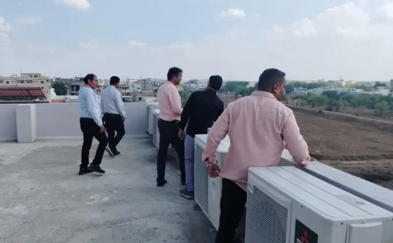 भंडाऱ्यातील ट्युशन क्लासेस आणि व्यावसायिक इमारतींची मुख्याधिकाऱ्यांकडून ‘औचक पाहणी’; अनधिकृत बांधकामांना नोटिसा देण्याचे आदेश