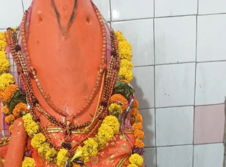 भोजापूर येथील जुन्या हनुमान मंदिरातील मूर्तीची विटंबना; हातोडीने वार केल्याचा ग्रामस्थांचा आरोप