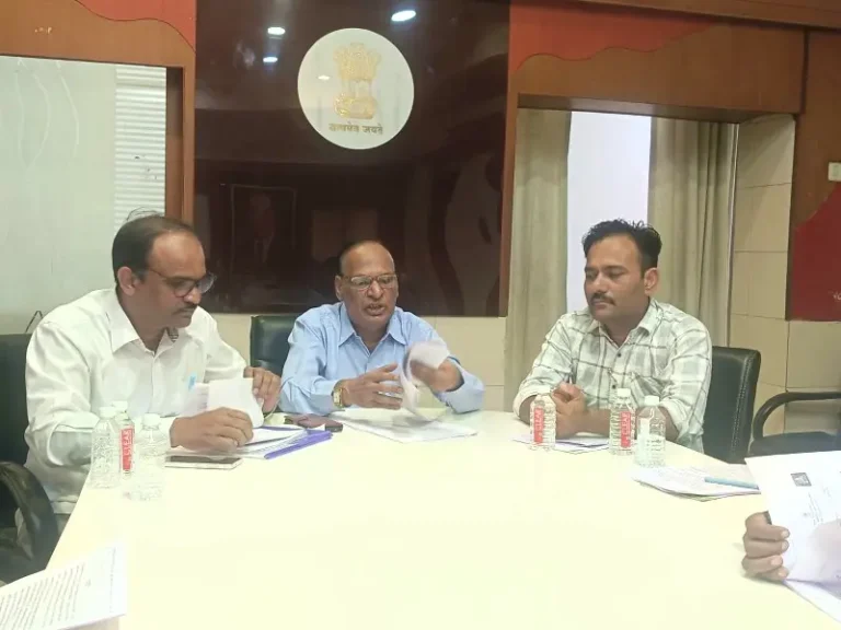 शासनाची आर्थिक फसवणूक केल्याचा पत्रकार परिषदेत गंभीर आरोप;
