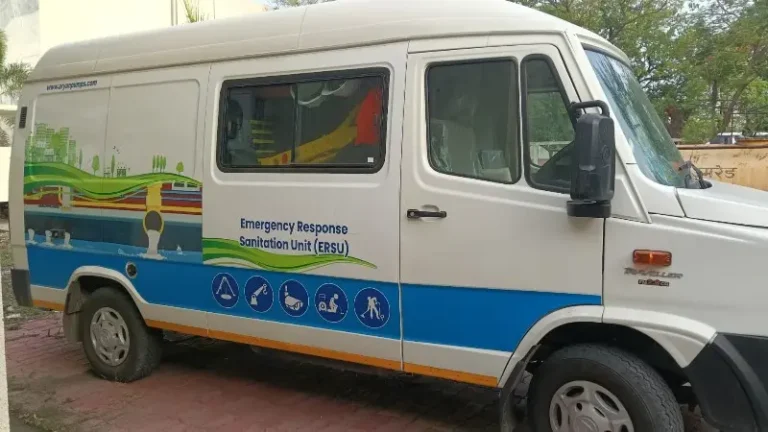 कामठी नगर परिषदेच्या सेवेत अत्याधुनिक सक्शन कम जेटिंग मशीन दाखल