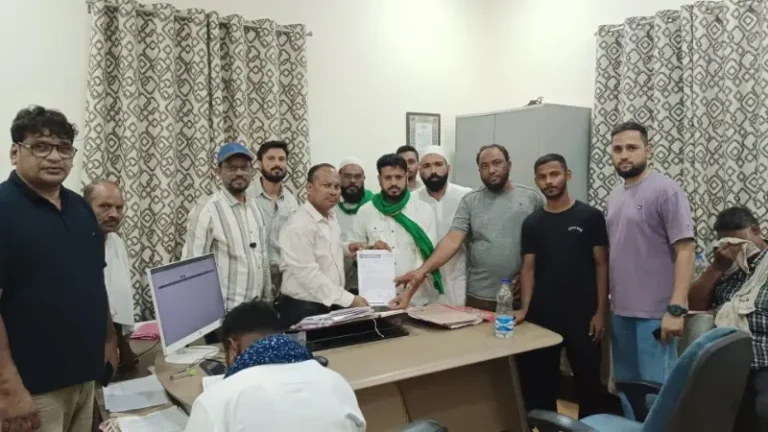 मोमिनपुरातील नागरी समस्यांबाबत AIMIM चे गांधीबाग झोन उपआयुक्तांना निवेदन