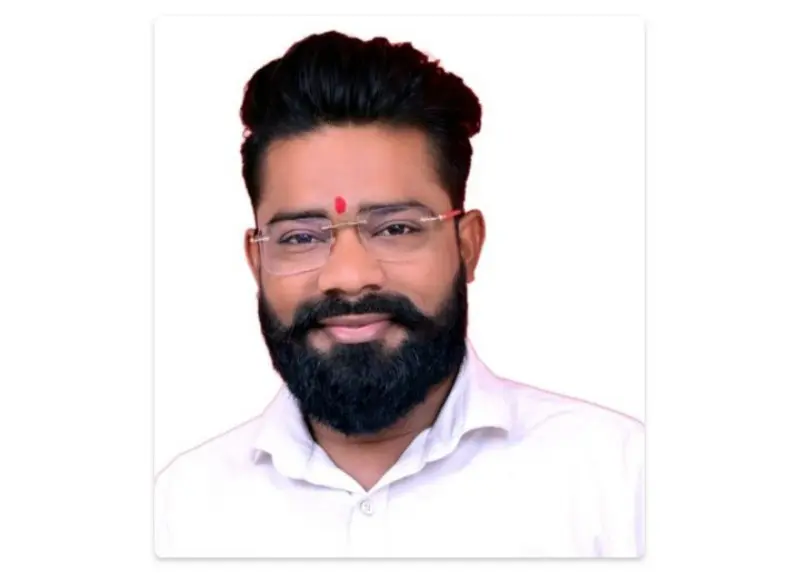 आप चे कळंबे यांच्या पाठोपाठ युवा शहराध्यक्ष शुभम मोरे यांचाही आम आदमी पार्टीला रामराम आप चे कळंबे यांच्या पाठोपाठ युवा शहराध्यक्ष शुभम मोरे यांचाही आम आदमी पार्टीला रामराम