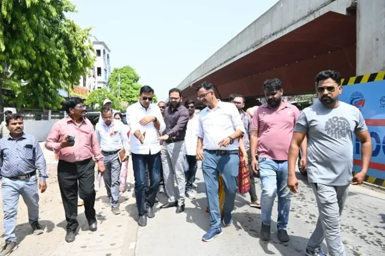 पावसाळ्यापूर्वी कामे पूर्ण करण्याचे आयुक्तांचे निर्देश