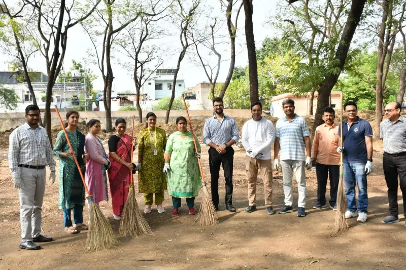 मनपाच्या सर्व झोनमध्ये ‘रुग्णालय परिसर स्वच्छता’ अभियान उत्साहात मनपाच्या सर्व झोनमध्ये ‘रुग्णालय परिसर स्वच्छता’ अभियान उत्साहात