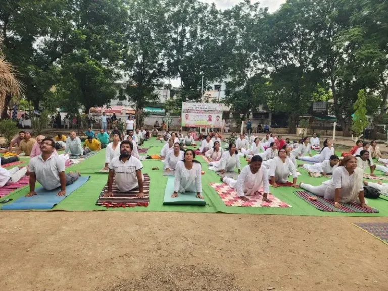 अंतरराष्ट्रीय योग दिवस पर 21 दिवसीय योग शिविर का रंगारंग समापन