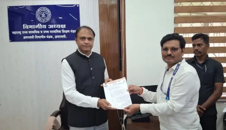 सासन रामापूर शाळेतील समस्या व TET पात्र उमेदवारांच्या नियुक्तीसाठी शिक्षणमंत्र्यांना आ.रवी राणा यांचे युवा स्वाभिमान कडून निवेदन