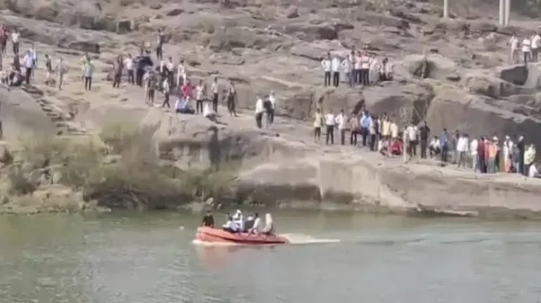 वर्धा नदी में डूबे पांच युवक; एक शव बरामद