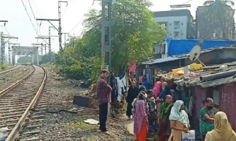 रेलवे की ज़मीन पर 40 साल से कब्ज़ा