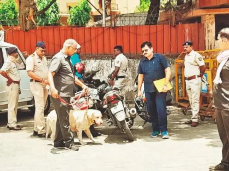 नागपुर संघ मुख्यालय में बम की धमकी