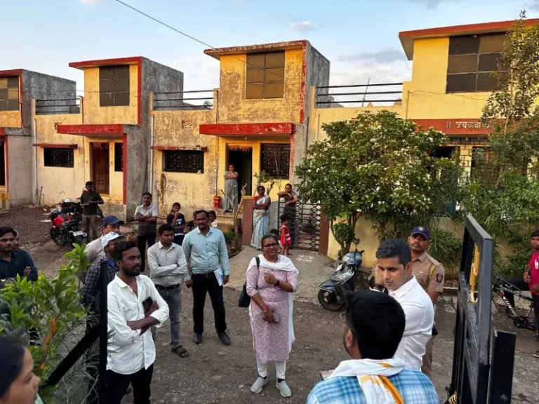 जनगणनेच्या कामाची जिल्हाधिकाऱ्यांकडून प्रत्यक्ष पाहणी