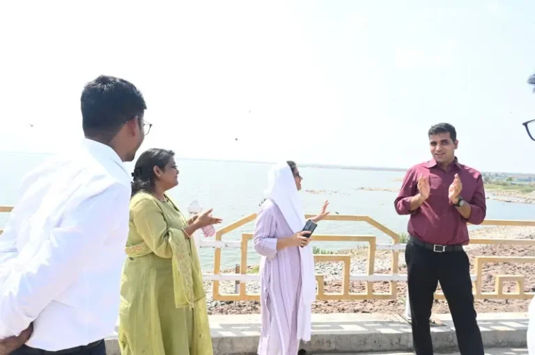 जिल्हाधिकाऱ्यांकडून बेंबळा प्रकल्पाची पाहणी