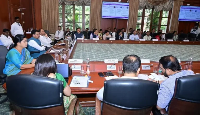 सिंगापूर-हाँगकाँगच्या धर्तीवर धारावीचा पुनर्विकास करण्यात येणार ;नागरिकांच्या हिताला सर्वोच्च प्राधान्य – मुख्यमंत्री देवेंद्र फडणवीस