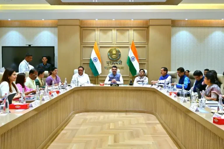 नागरिकांचे हित,कर्मचाऱ्यांचे हित, शहराचा केंद्रस्थानी ठेवून बेस्टचा आराखडा सादर करावा – मुख्यमंत्री देवेंद्र फडणवीस