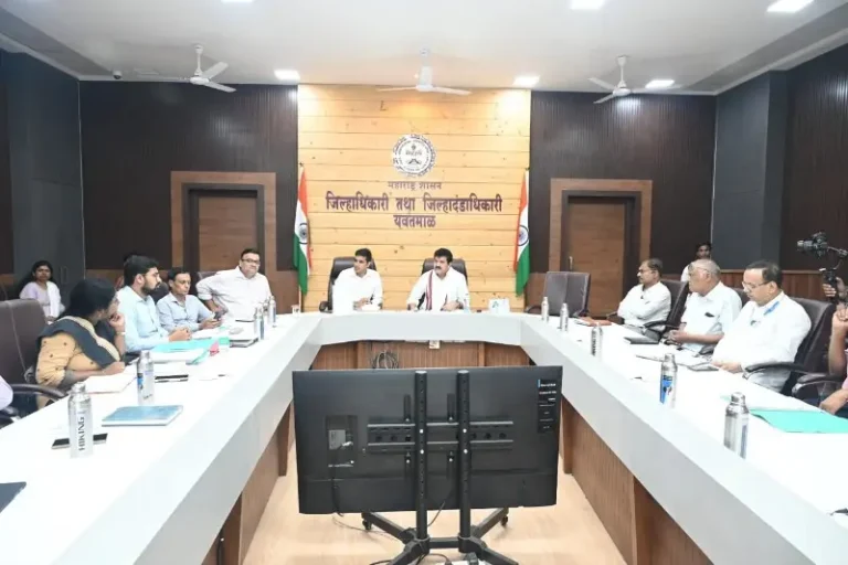 वैद्यकीय महाविद्यालय व रुग्णालयातील आरोग्य सुविधा सुधारा – पालकमंत्री संजय राठोड यांचे निर्देश