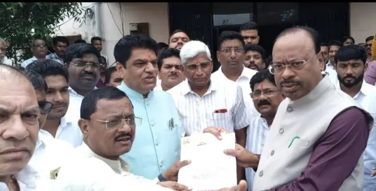 पेंच बांध से पानी छोड़ने की मांग