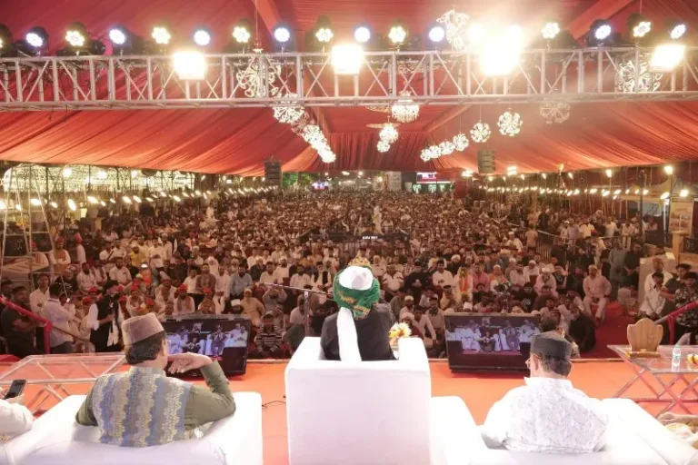 वलियों के आस्ताने अल्लाह की निशानियां