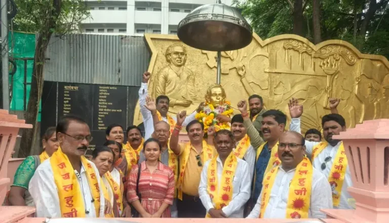 लोकशाहीर डॉ. अण्णाभाऊ साठेंना लहुजी शक्ती सेनेकडून विनम्र अभिवादन