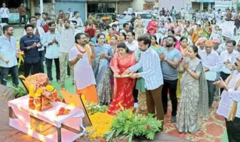“भक्तीचा महापूर! गणेशपुरात ‘गणपती बाप्पा मोरया’चा जयघोष; सन्मित्र मंडळाच्या ५० व्या वर्षाचा मंगलमय प्रारंभ!”