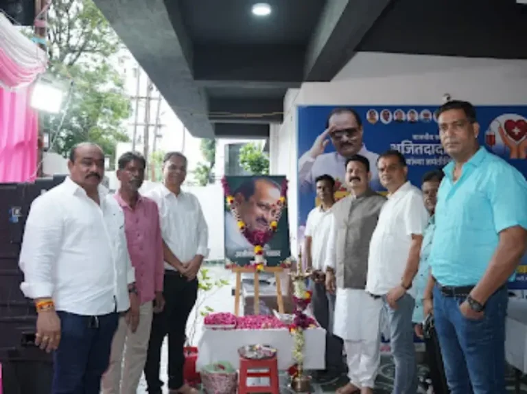 रक्तदान करून स्व.अजितदादा पवार यांची जयंती साजरी