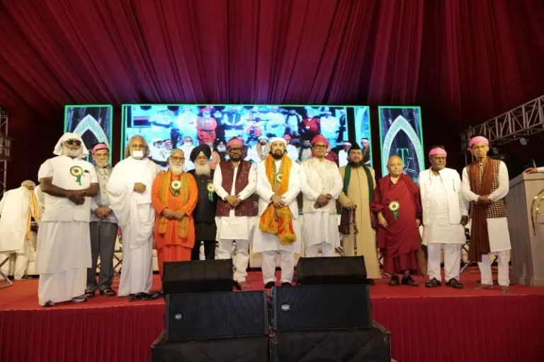एकजुट है भारत, नफरत छोड़कर अपनाएं मानवता का मार्ग