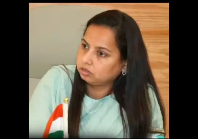 1500 रुपये शॉपिंगवर खर्च करू नये, भविष्यासाठी बचत करावी – आदिती तटकरे
